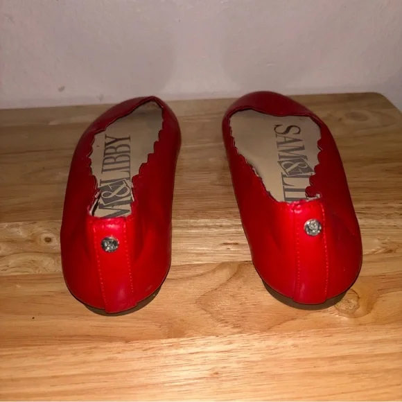 Cute Woman’s Red Scalloped Edge Flats, Size 7 Ballerina Flats, Pinup Flats - Picture 4 of 11